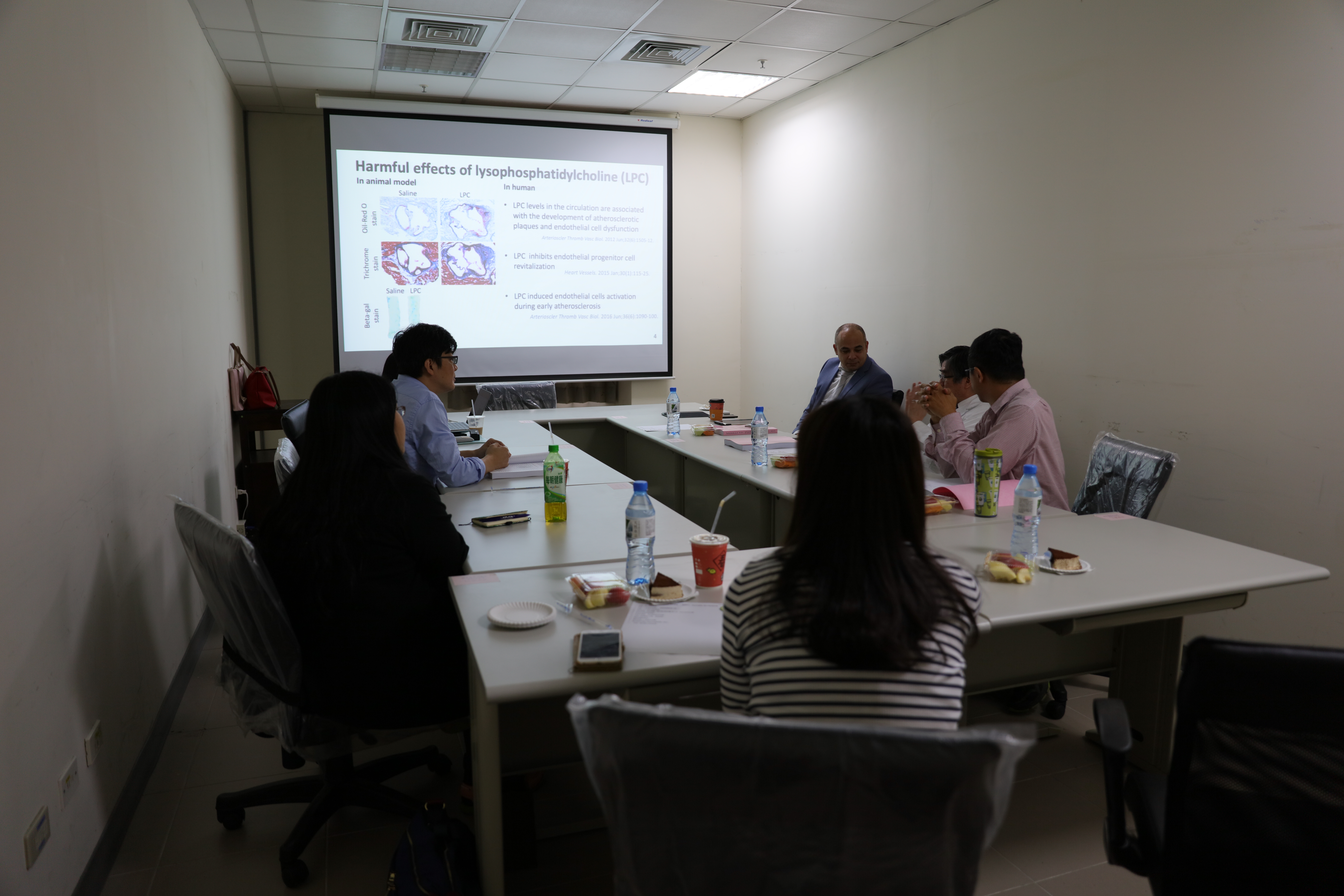 高雄醫學大學 脂質科學暨老化研究中心 柯良胤 副教授 Liang